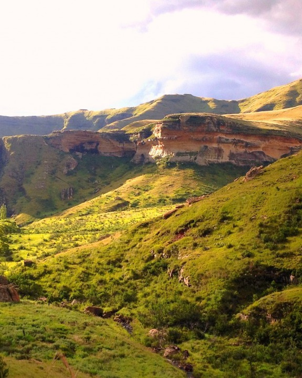 Golden Gate National Park is 20 km from Mont Rouge Guest House in Clarens Free State